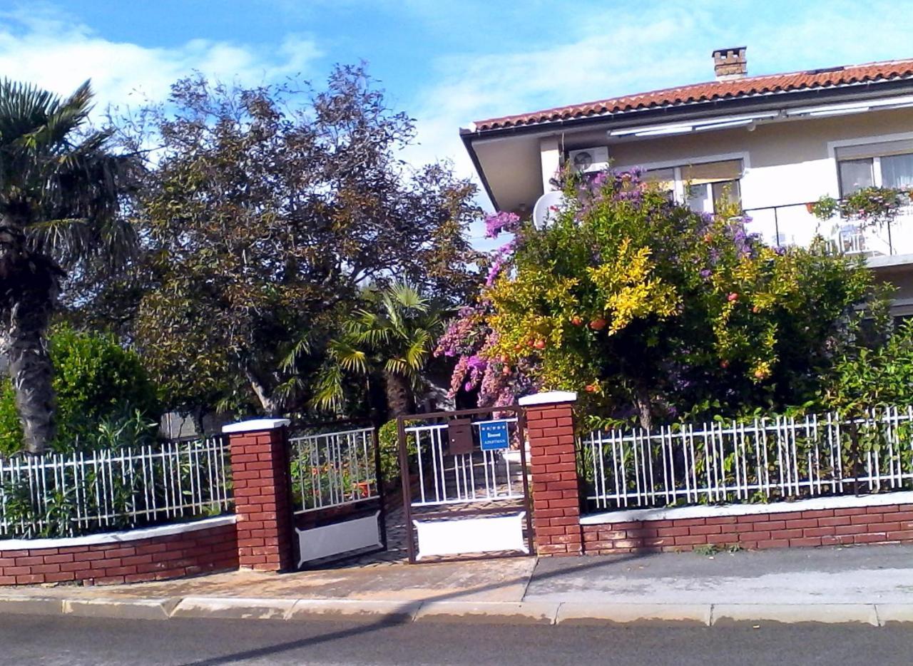 Sweet Apartment In Pomer Exterior photo